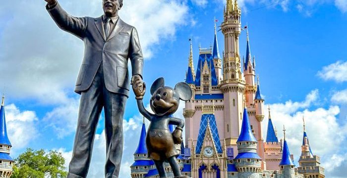 wdw-2023-mk-magic-kingdom-partners-statue-walt-disney-mickey-mouse-cinderella-castle-stock-700x525.jpg