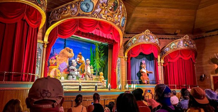 2024-wdw-mk-country-bear-jamboree-closing-day-show--700x525.jpg