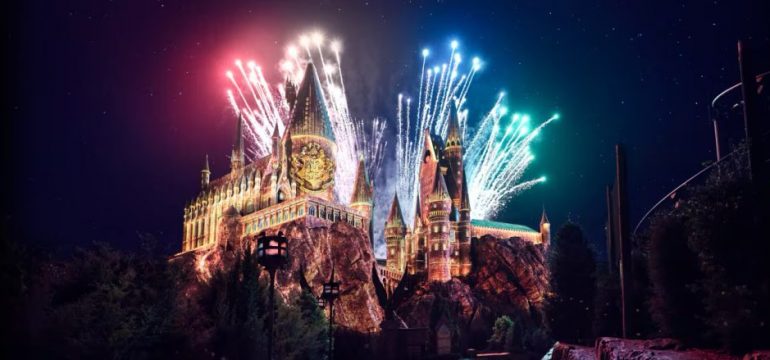 uor-universal-wwhp-hogwarts-always-hogsmeade-show-cf-a-1024x439.jpeg