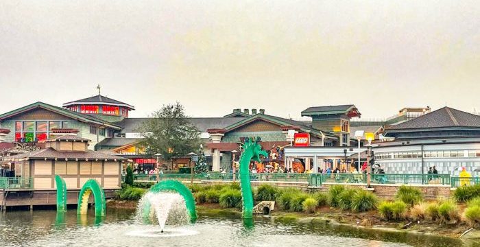 2022-wdw-atmos-disney-springs-lego-store-dragon-world-of-disney-700x444.jpg