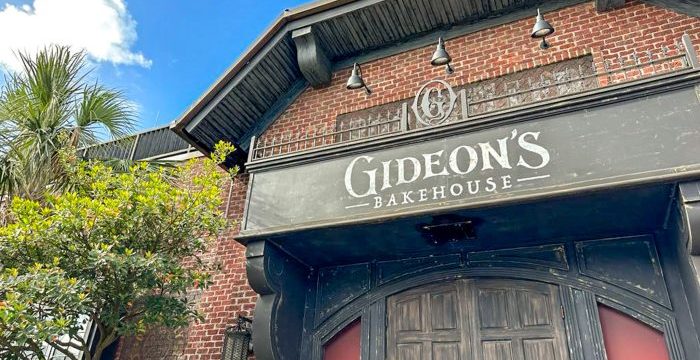 2023-wdw-disney-springs-gideons-bakehouse-entrance-atmos-stock-2-700x525.jpg