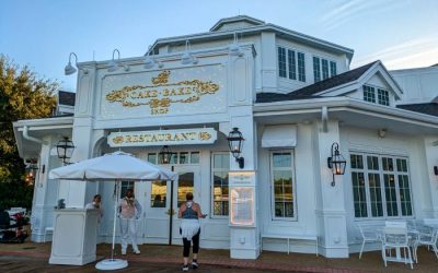 2024-wdw-boardwalk-cake-bake-shop-restaurant-front-entrance-atmo-1-700x525.jpg