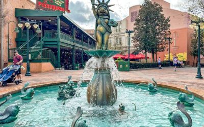 2024-wdw-atmo-dhs-muppets-courtyard-miss-piggy-fountain-700x575.jpg